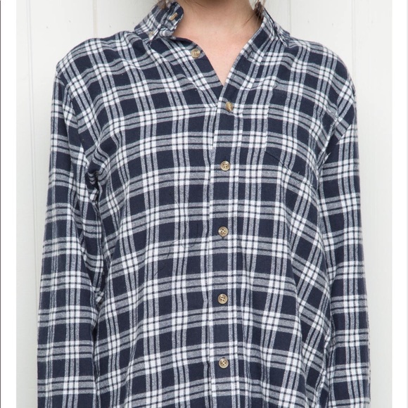 Brandy Melville Wylie Flannel - Picture 2 of 3